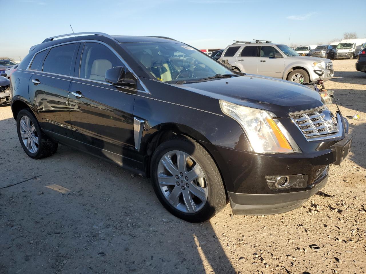 2015 Cadillac SRX VIN 3GYFNCE31FS612428 Copart auction photo, front end / minor dent/scratches damage thumbnail 4