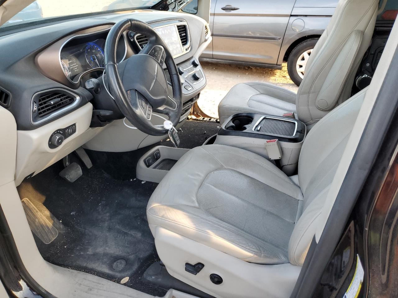 2017 Chrysler Pacifica VIN 2C4RC1EG1HR669003 Copart auction photo, side / stripped damage thumbnail 7