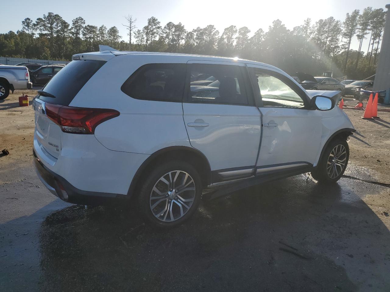 2017 Mitsubishi Outlander VIN JA4AZ3A32HZ026587 Copart auction photo, front end damage thumbnail 3