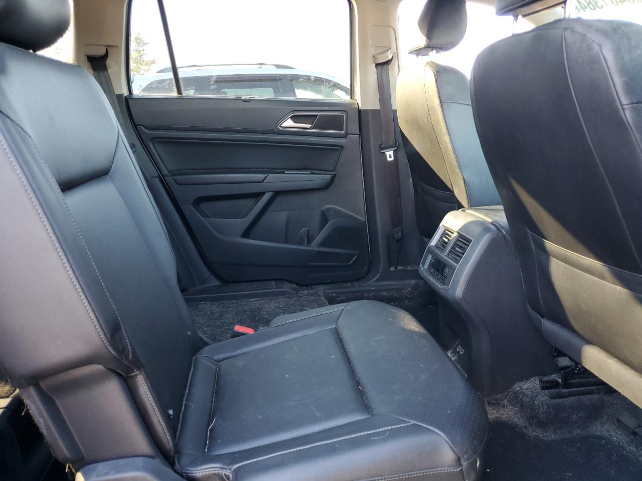 2018 Volkswagen Atlas VIN 1V2MR2CA4JC559363 Copart auction photo, front end / side damage thumbnail 11