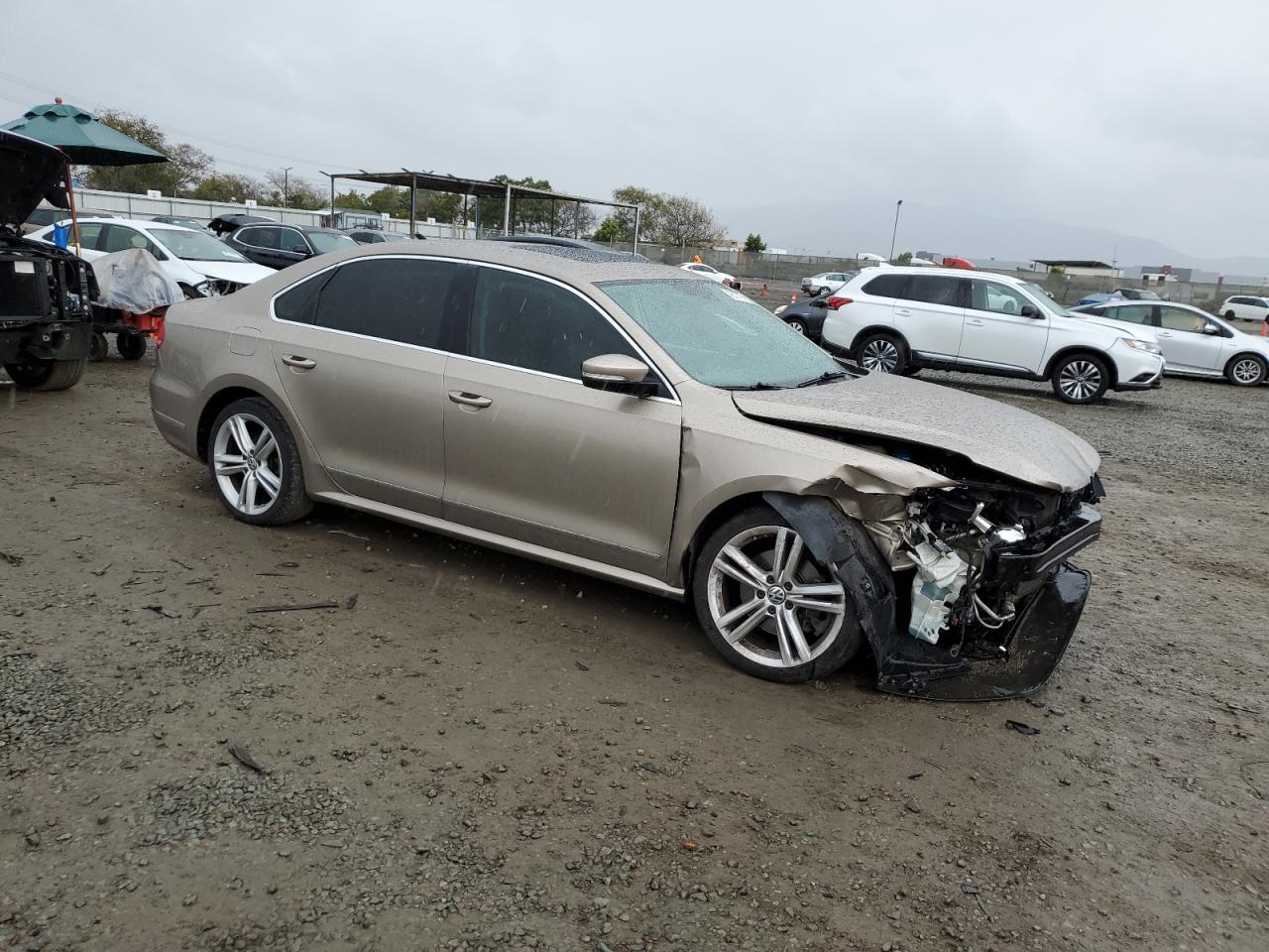 2015 Volkswagen Passat VIN 1VWCV7A39FC068835 Copart auction photo, front end damage thumbnail 4