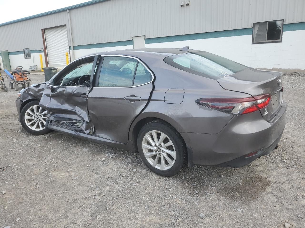 2022 Toyota Camry VIN 4T1R11BK0NU065967 Copart auction photo, side / front end damage thumbnail 2