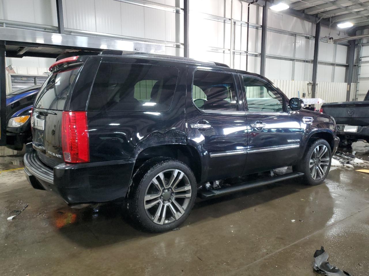 2011 Cadillac Escalade VIN 1GYS4CEF9BR223089 Copart auction photo, side / rear end damage thumbnail 3