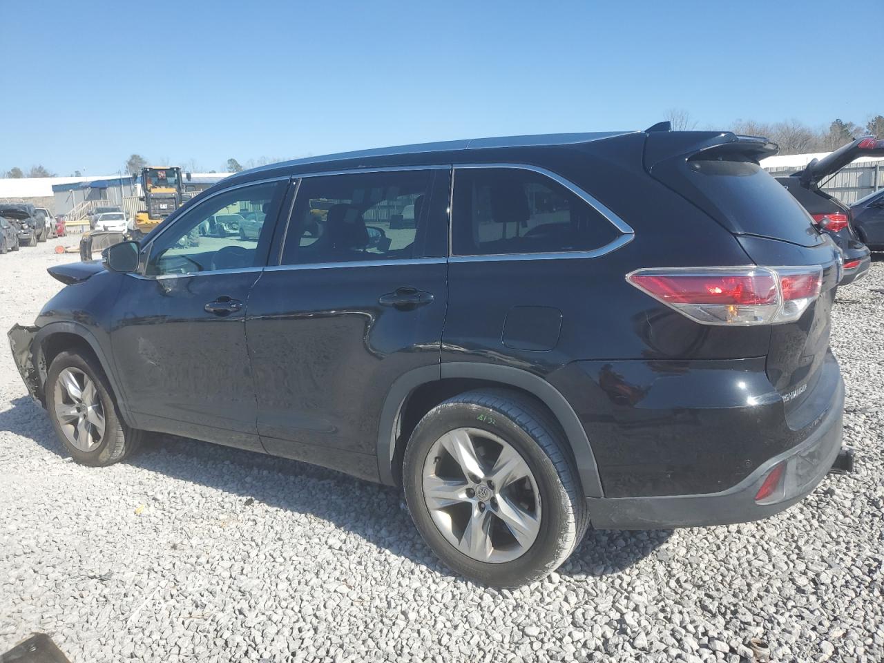 2015 Toyota Highlander VIN 5TDYKRFH1FS041077 Copart auction photo, front end damage thumbnail 2