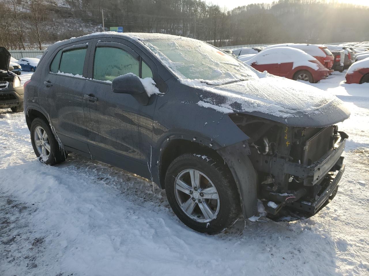 2019 Chevrolet Trax VIN 3GNCJNSB6KL162671 Copart auction photo, front end damage thumbnail 4