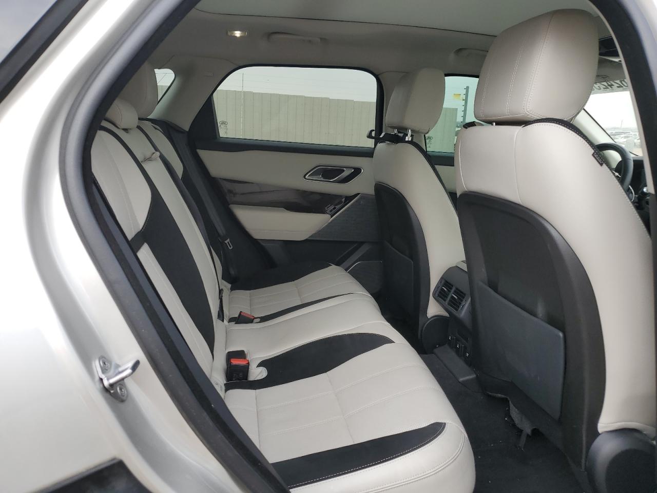 2018 Land Rover Range Rover VIN SALYB2RVXJA730445 Copart auction photo, rear end / hail damage thumbnail 11
