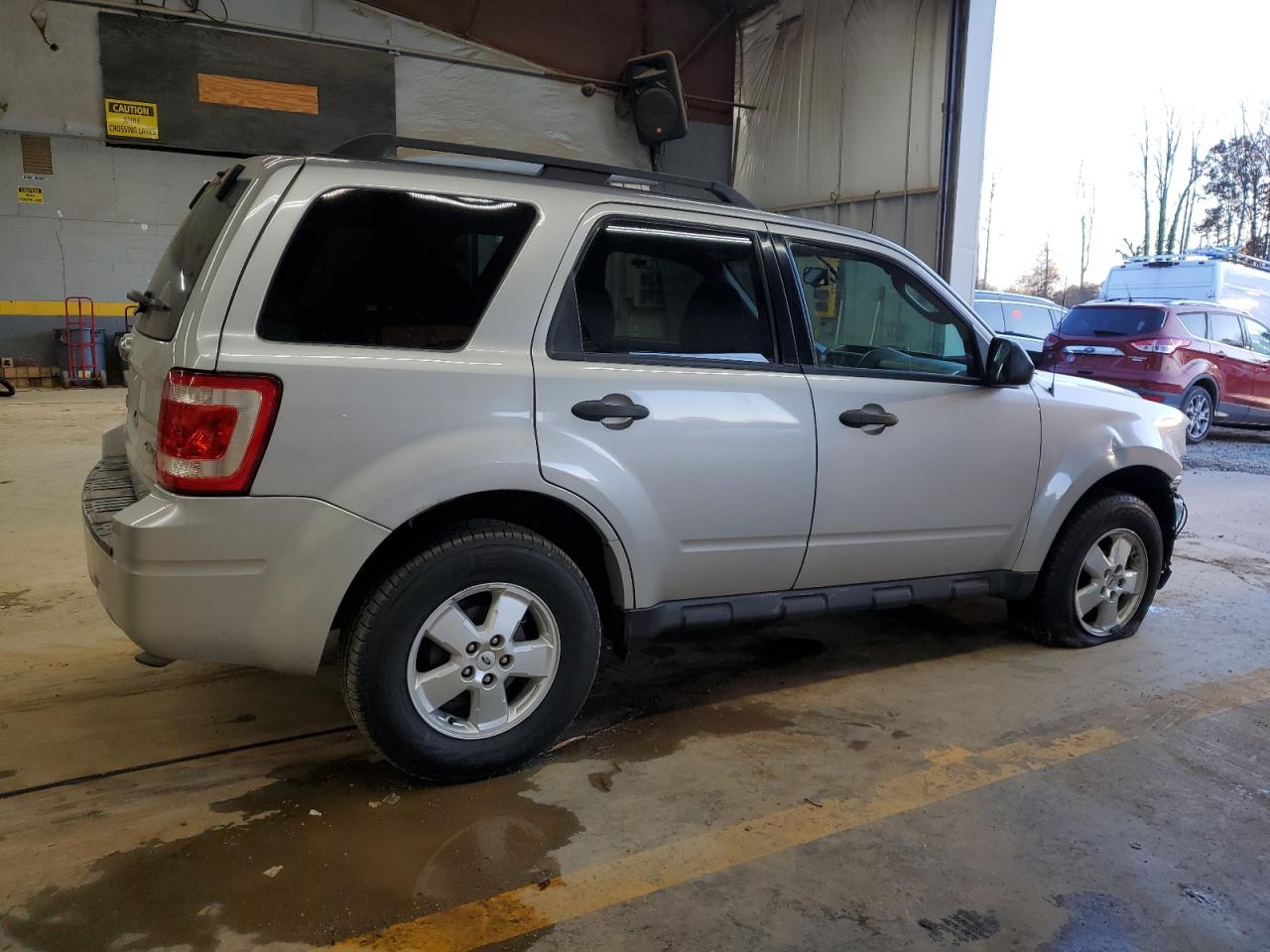 2009 Ford Escape VIN 1FMCU93719KC30657 Copart auction photo, front end / mechanical damage thumbnail 3