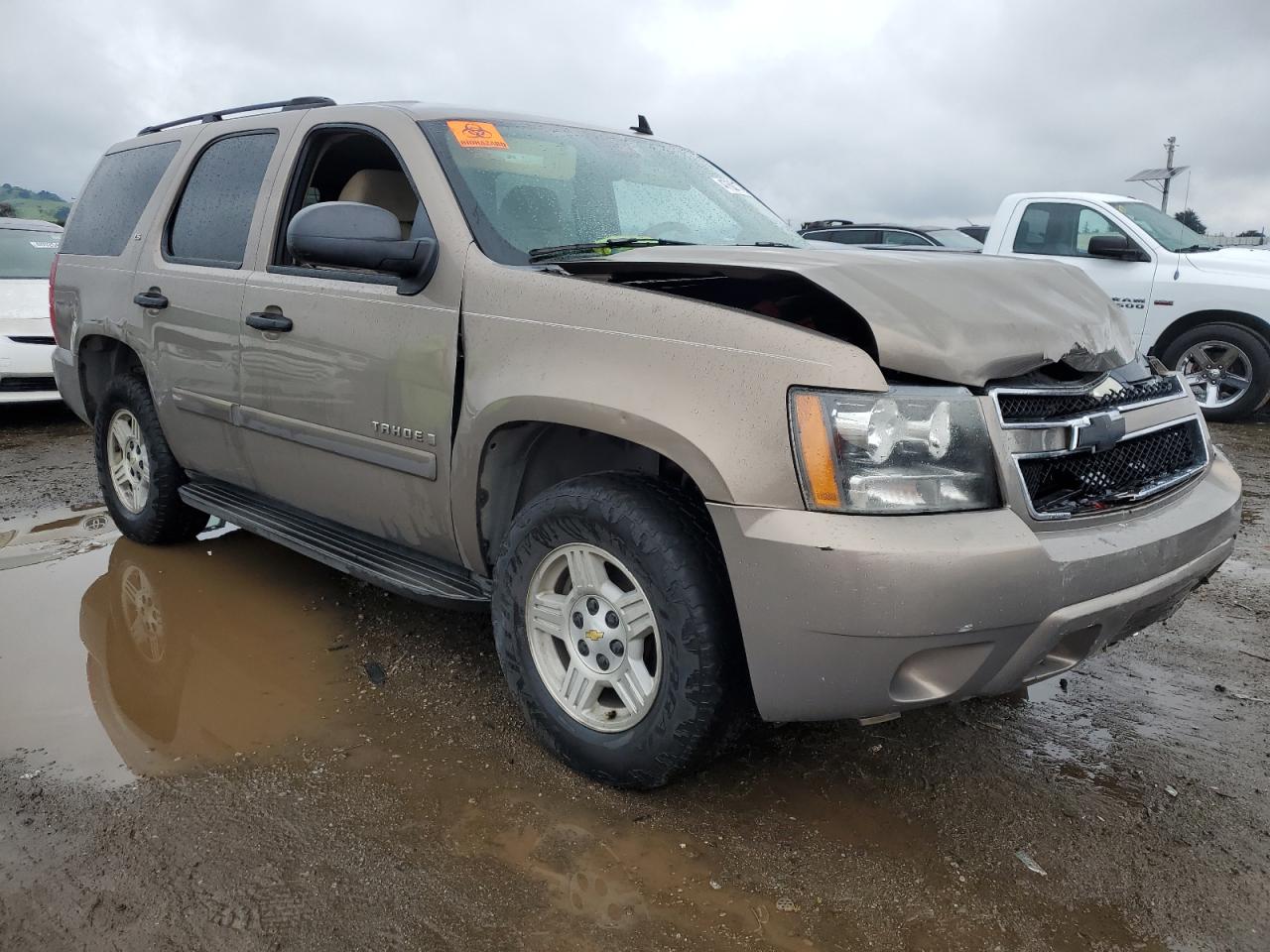 2007 Chevrolet Tahoe VIN 1GNFC13C27R262399 Copart auction photo, front end damage thumbnail 4