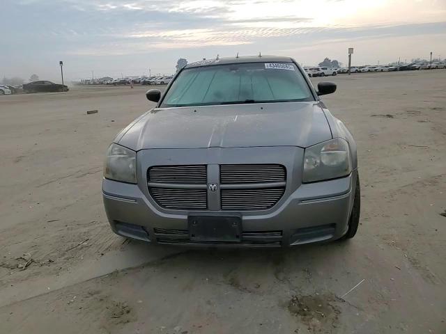 2005 Dodge Magnum VIN 2D4GZ48V75H557876 Copart auction photo, rear end damage thumbnail 11
