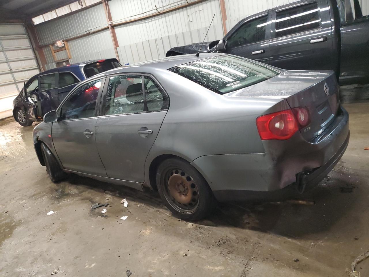 2008 Volkswagen Jetta VIN 3VWJM71K08M182029 Copart auction photo, rear end damage thumbnail 2