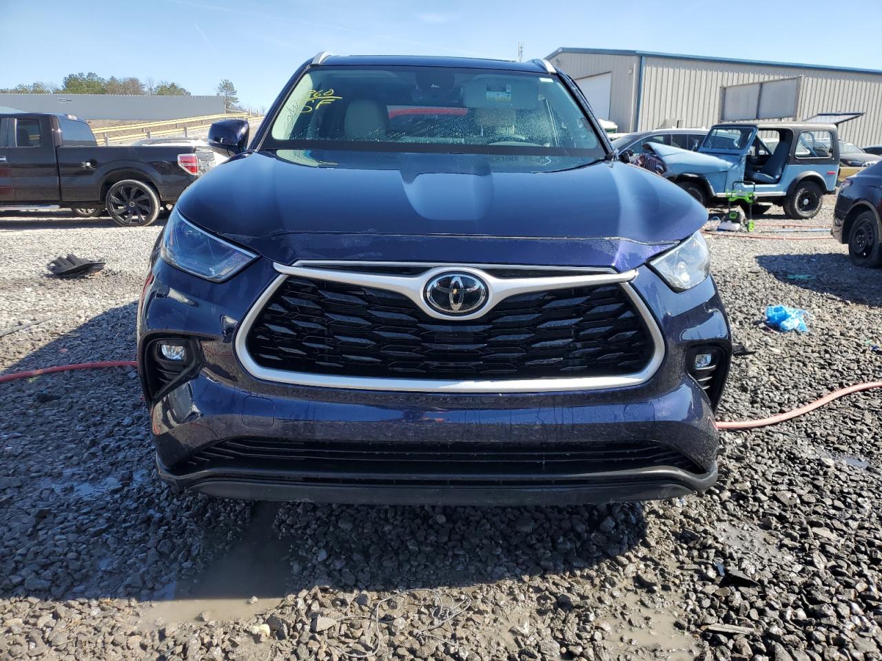 2022 Toyota Highlander VIN 5TDGZRAH2NS129505 Copart auction photo, front end / side damage thumbnail 5