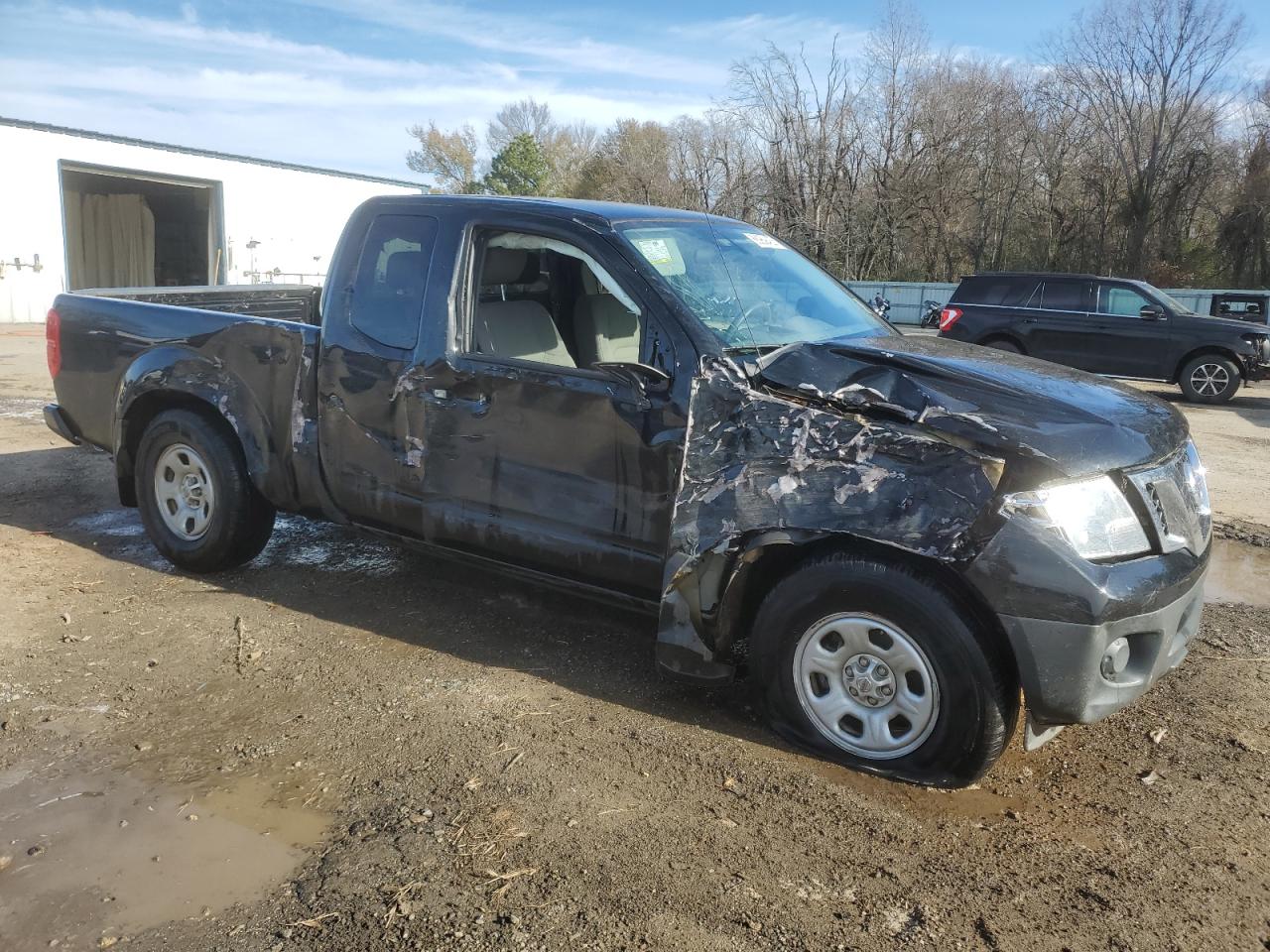 2020 Nissan Navara (Frontier) VIN 1N6ED0CE0LN724647 Copart auction photo, front end / side damage thumbnail 4