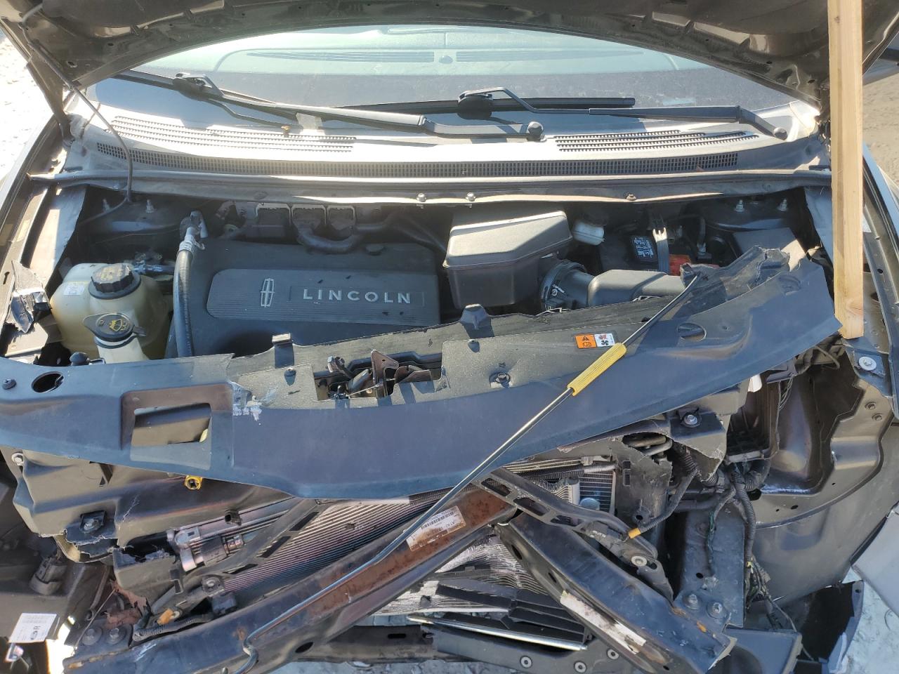 2011 Lincoln MKX VIN 2LMDJ6JK8BBJ13892 Copart auction photo, front end damage thumbnail 11