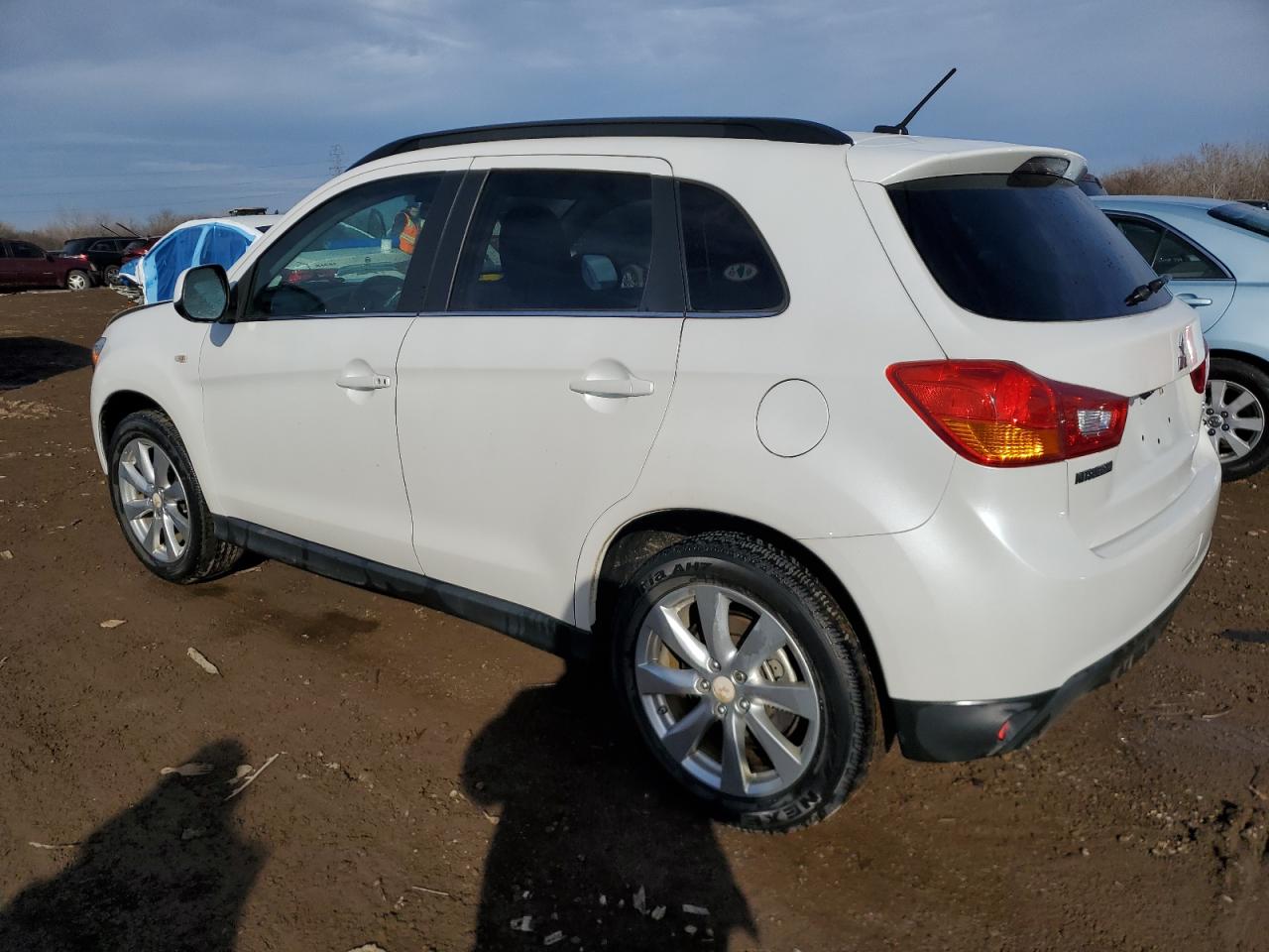 2015 Mitsubishi Outlander VIN 4A4AR4AU4FE056577 Copart auction photo, front end / side damage thumbnail 2