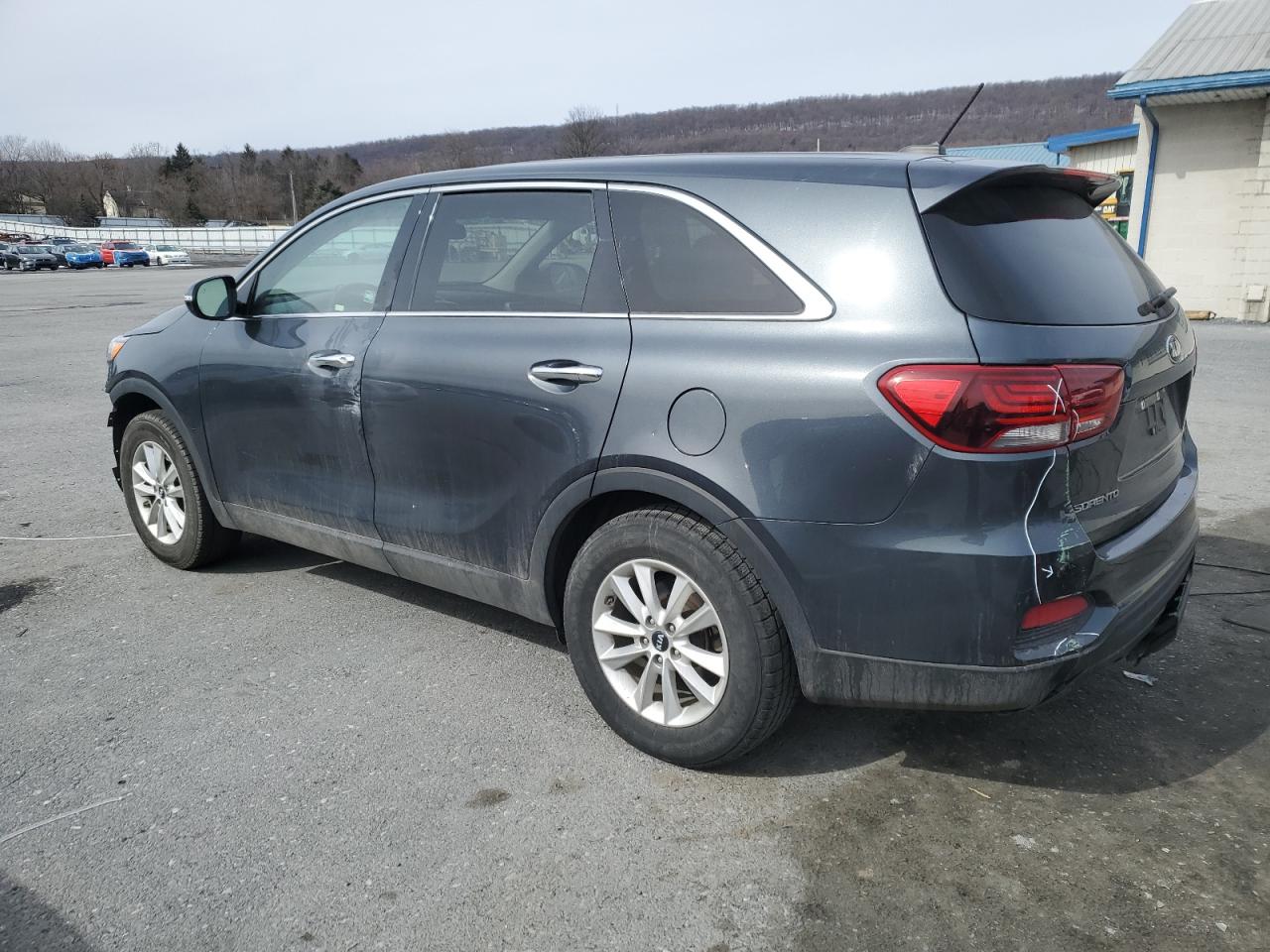 2020 KIA Sorento VIN 5XYPG4A35LG668594 Copart auction photo, front end damage thumbnail 2