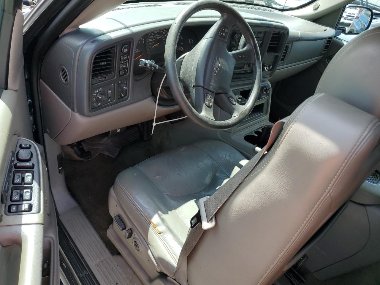 2005 Chevrolet Suburban VIN 3GNFK16Z45G217822 Copart auction photo, water/flood damage thumbnail 8