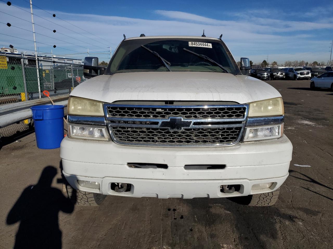 2004 Chevrolet Silverado VIN 1GCHK23274F203587 Copart auction photo, all over damage thumbnail 5