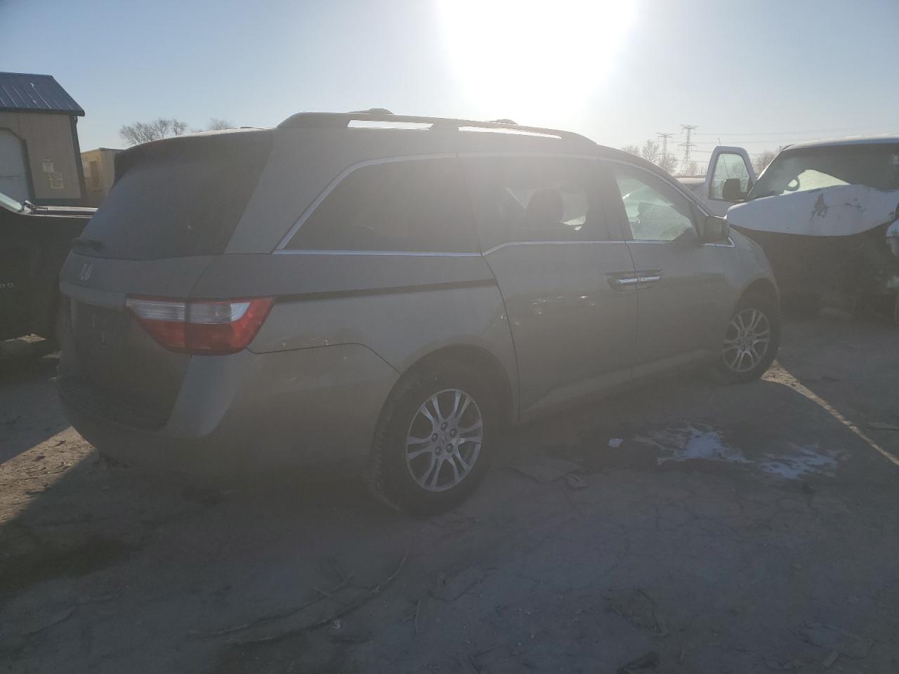 2011 Honda Odyssey VIN 5FNRL5H61BB080157 Copart auction photo, frame damage / front end damage thumbnail 3