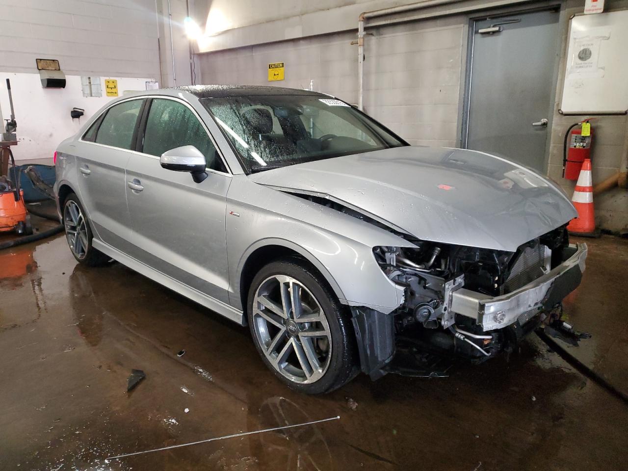 2019 Audi A3 VIN WAUJEGFF9KA082122 Copart auction photo, front end / minor dent/scratches damage thumbnail 4