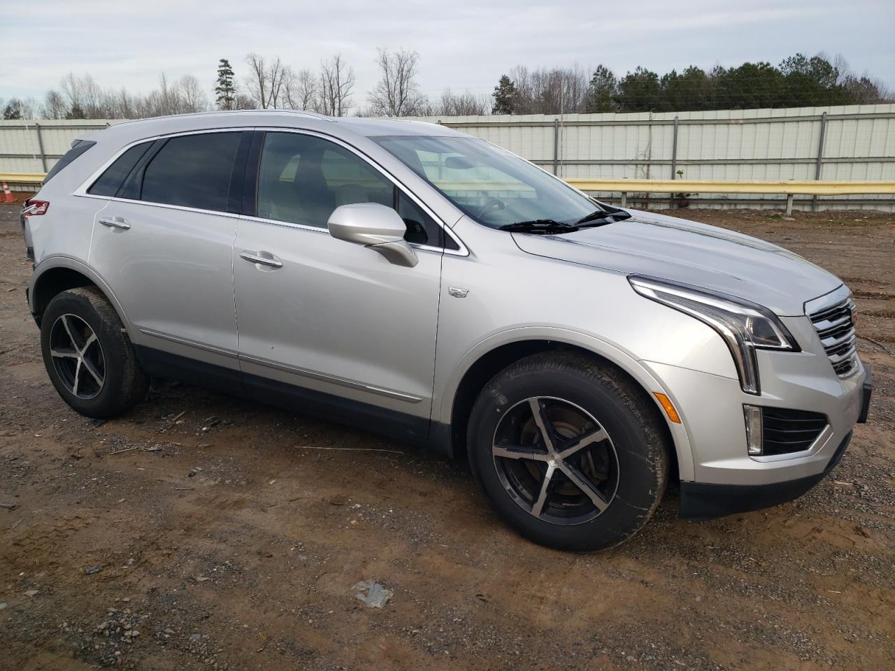 2018 Cadillac XT5 VIN 1GYKNARS9JZ190232 Copart auction photo, rear end / minor dent/scratches damage thumbnail 4
