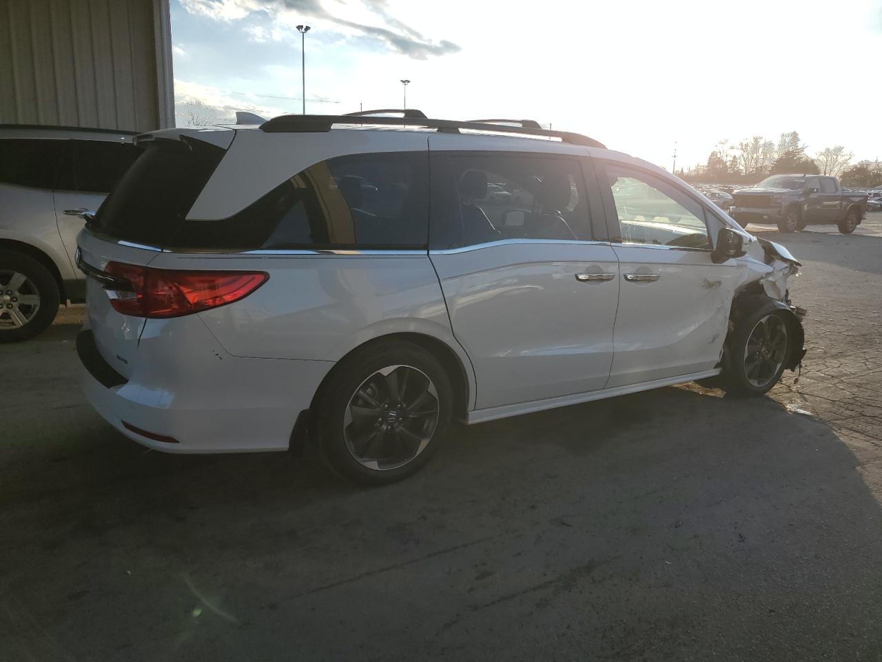 2021 Honda Odyssey VIN 5FNRL6H9XMB000048 Copart auction photo, front end / side damage thumbnail 3