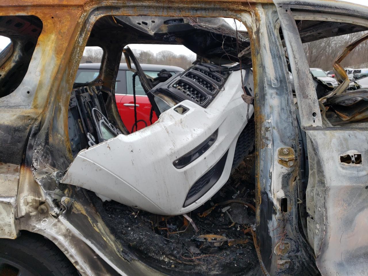 2018 Jeep Grand Cherokee VIN 1C4RJFCG0JC333136 Copart auction photo, burn damage thumbnail 10