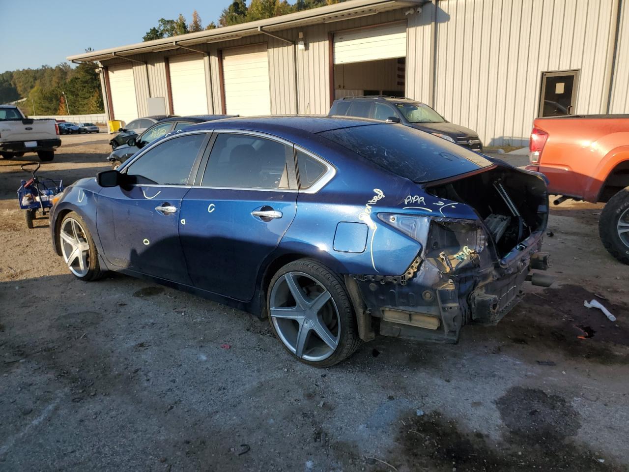 2017 Nissan Altima VIN 1N4AL3AP4HC499426 Copart auction photo, rear end damage thumbnail 2