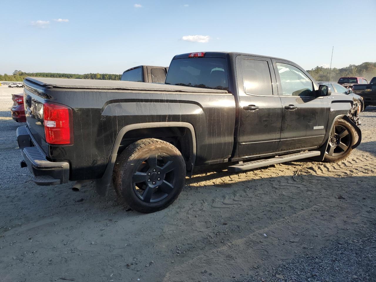 2019 GMC Sierra VIN 2GTV2LEC0K1215700 Copart auction photo, front end / undercarriage damage thumbnail 3