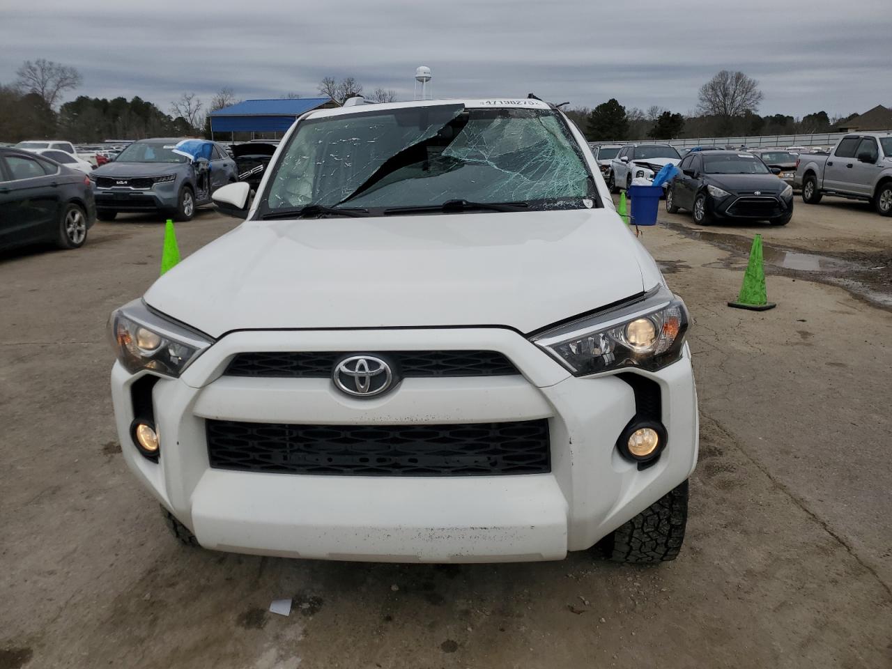 2016 Toyota 4Runner VIN JTEBU5JRXG5318529 Copart auction photo, side damage thumbnail 5