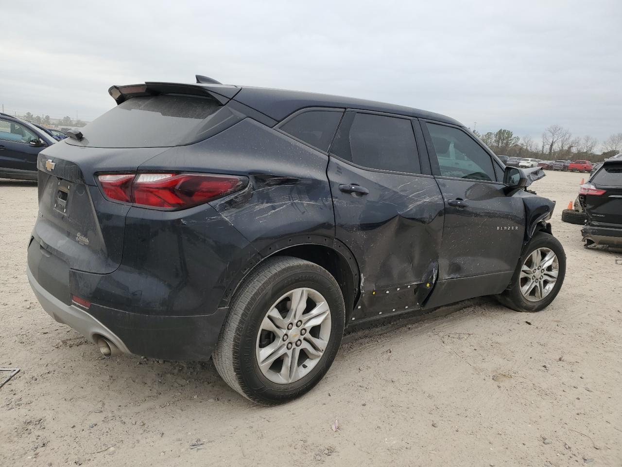 2020 Chevrolet Blazer VIN 3GNKBCRS4LS663567 Copart auction photo, front end / side damage thumbnail 3