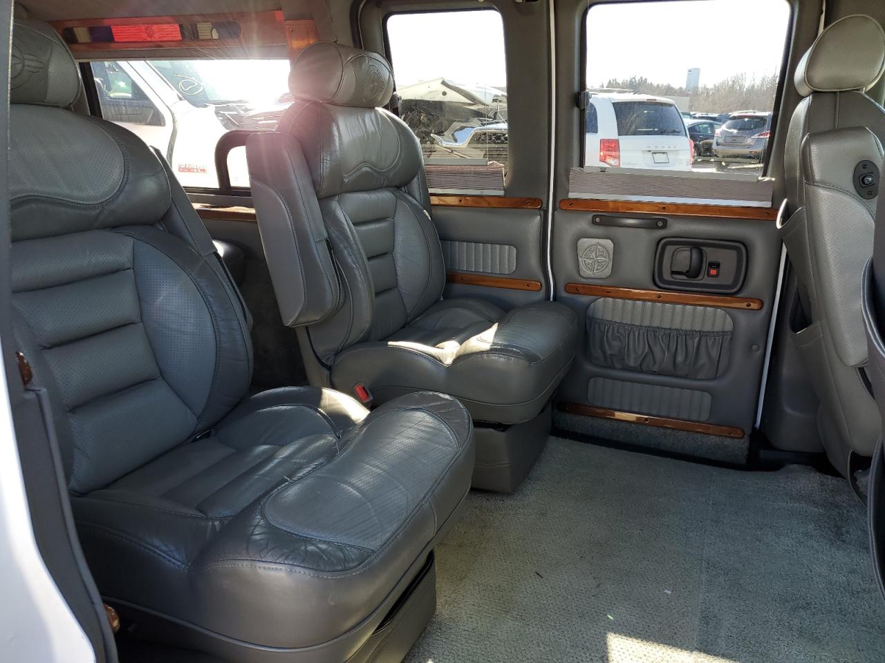 2005 Chevrolet Express VIN 1GBFG15TX51212747 Copart auction photo, front end / side damage thumbnail 11