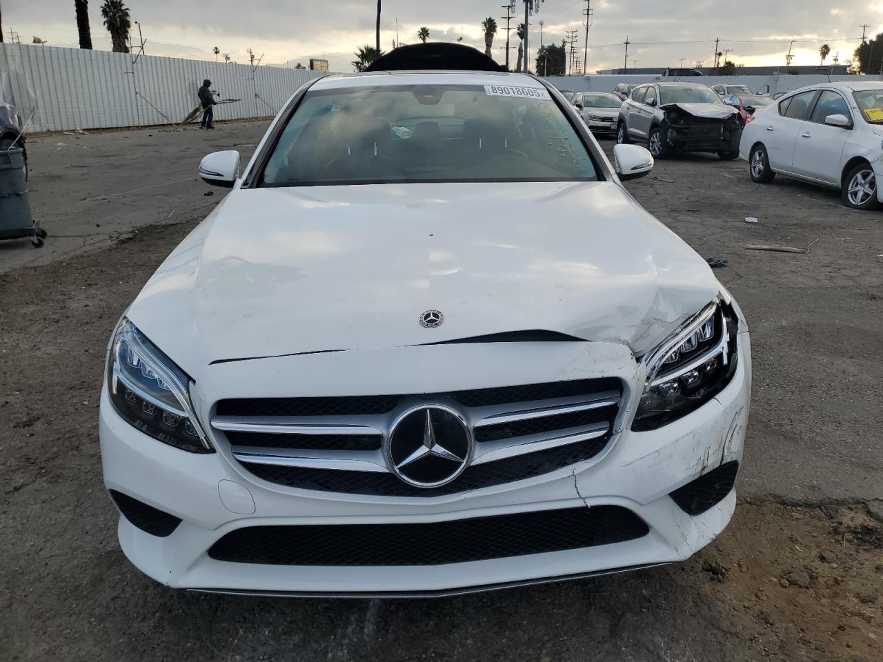 2019 Mercedes-Benz C-klasse VIN 55SWF8DB6KU316802 Copart auction photo, front end / minor dent/scratches damage thumbnail 5