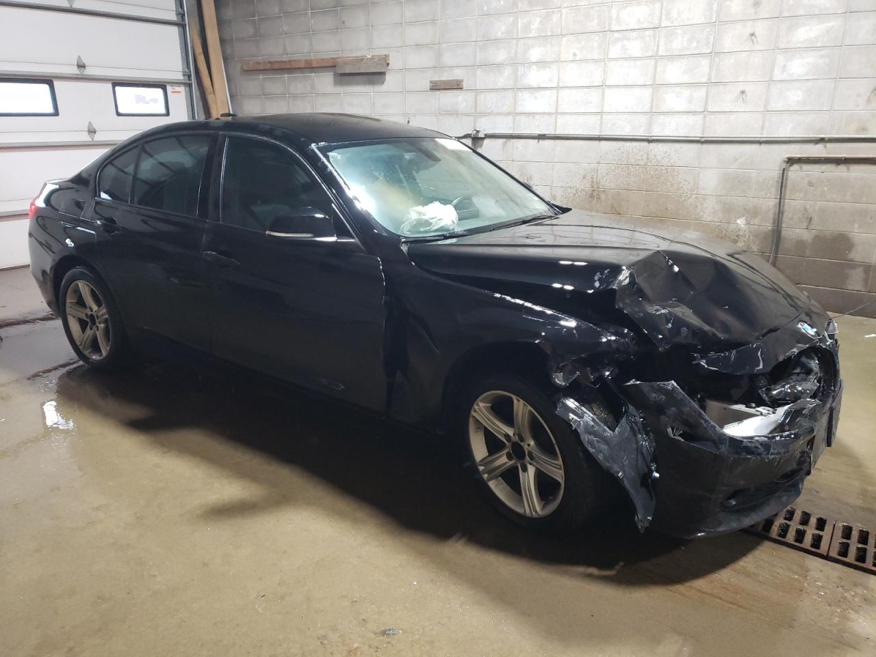 2013 BMW 3er VIN WBA3B3C5XDJ976400 Copart auction photo, front end / rear end damage thumbnail 4