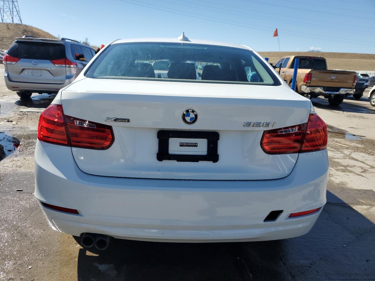 2014 BMW 3er VIN WBA3B5G57ENS11144 Copart auction photo, front end damage thumbnail 6