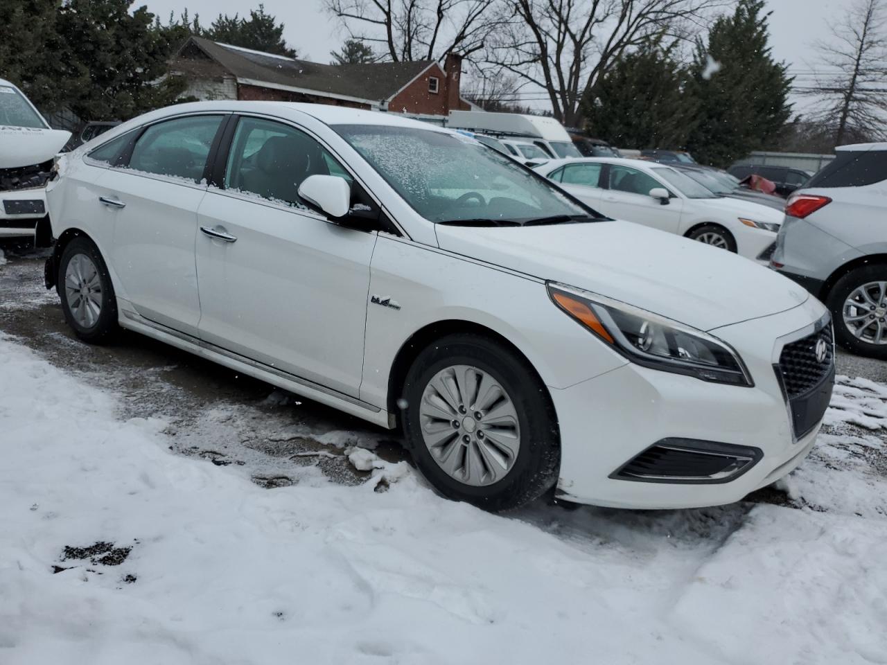 2016 Hyundai Sonata VIN KMHE24L14GA041887 Copart auction photo, rear end / minor dent/scratches damage thumbnail 4