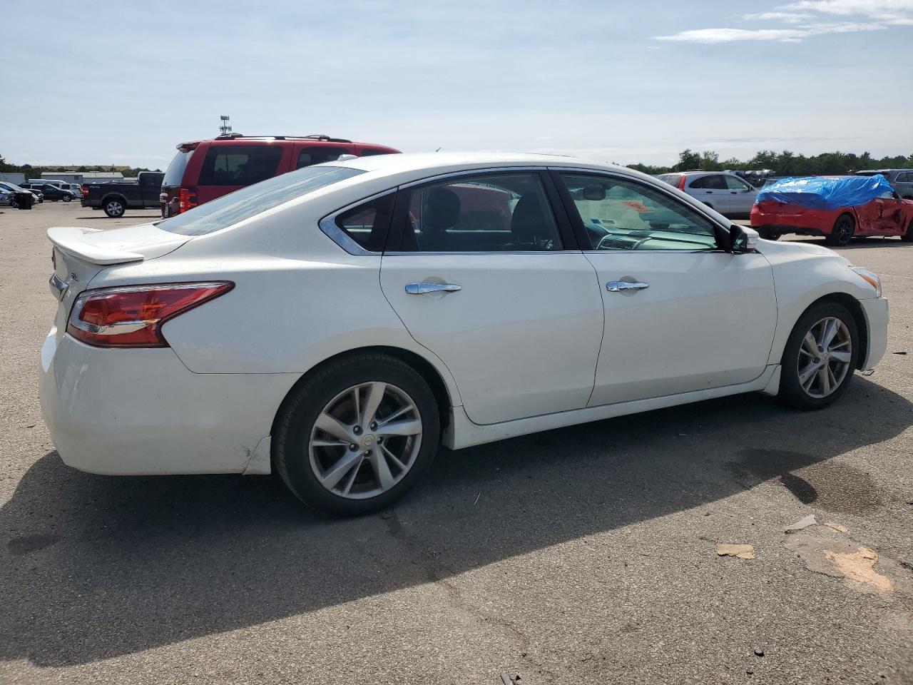 2013 Nissan Altima VIN 1N4AL3AP5DN546428 Copart auction photo, water/flood / minor dent/scratches damage thumbnail 3