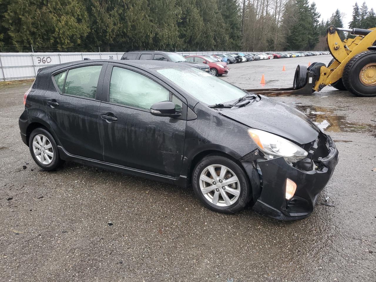 2017 Toyota Prius VIN JTDKDTB3XH1593538 Copart auction photo, front end damage thumbnail 4