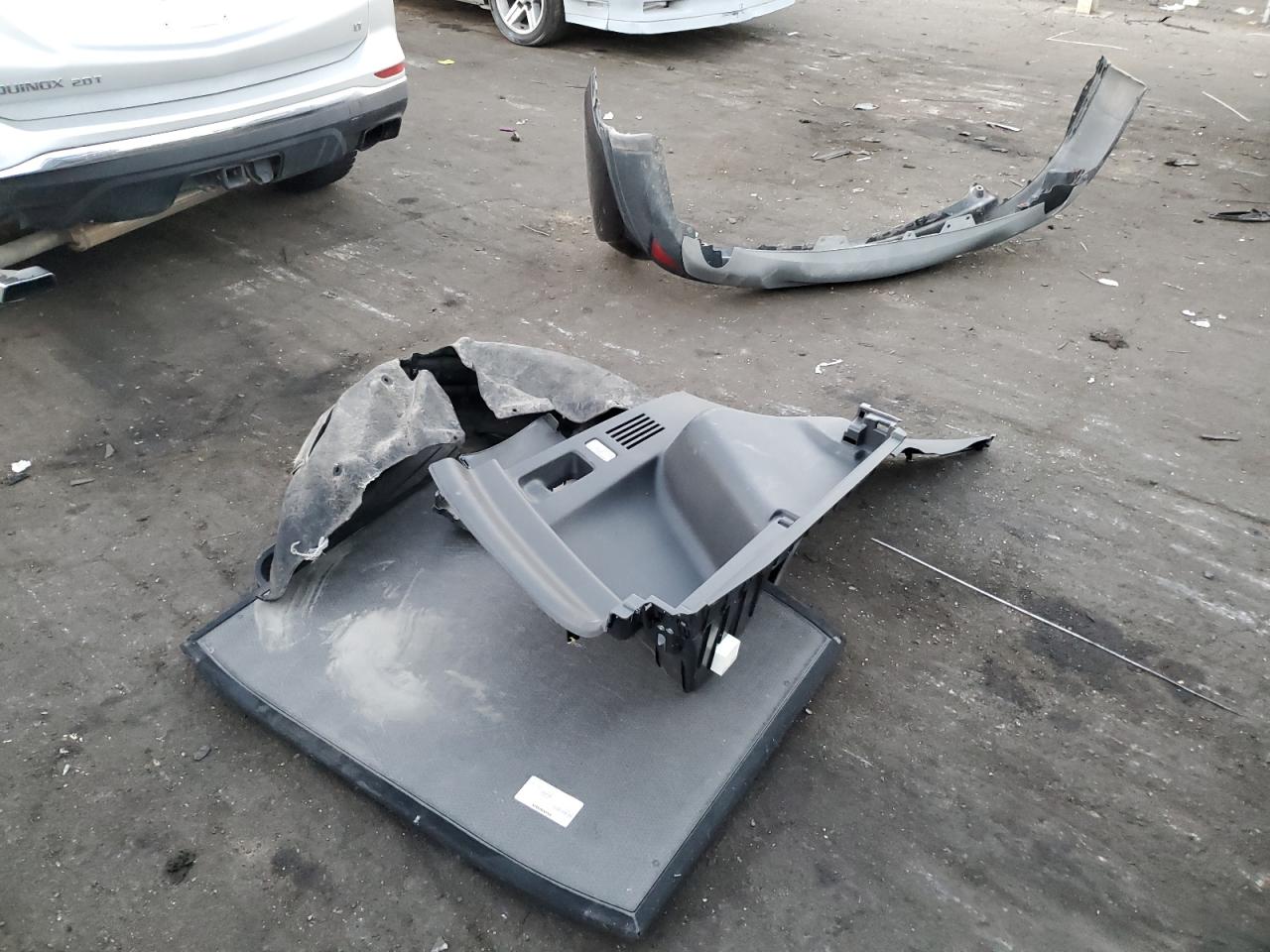 2017 Honda CR-V VIN 7FARW1H82HE020306 Copart auction photo, rear end / hail damage thumbnail 13