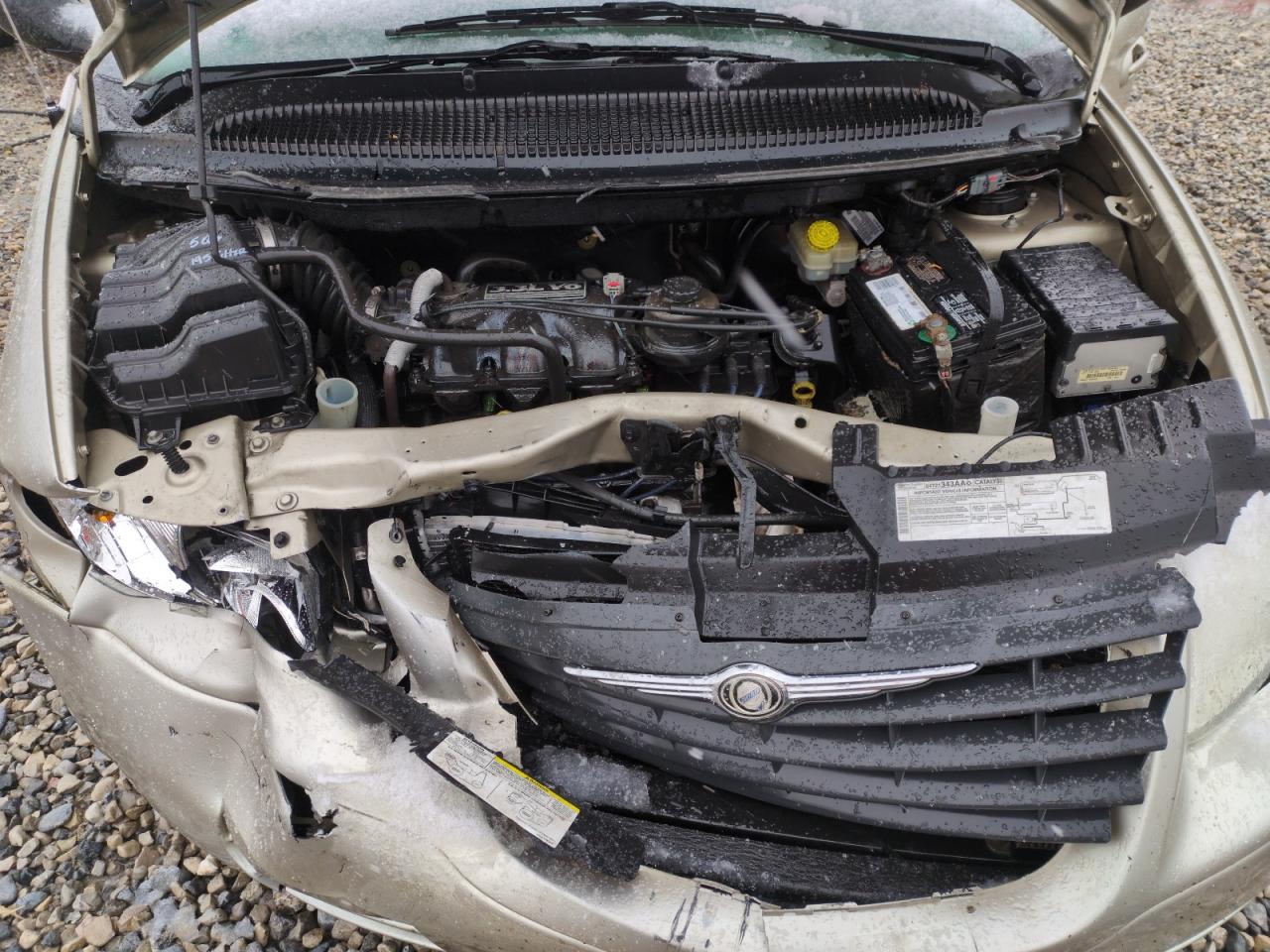 2005 Chrysler Town & Country VIN 1C4GP45RX5B431014 Copart auction photo, front end damage thumbnail 12