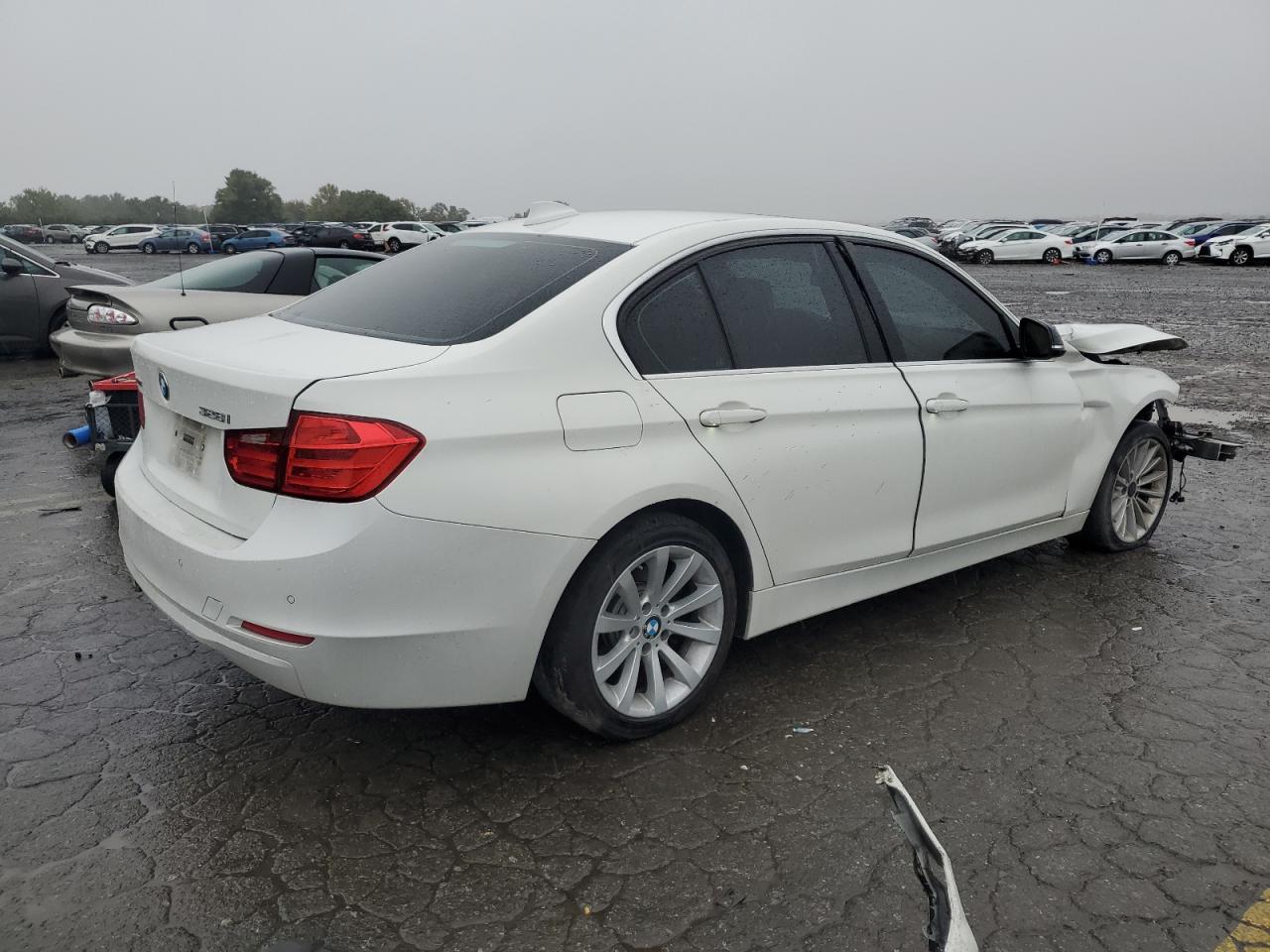 2015 BMW 3er VIN WBA3B5G57FNS12442 Copart auction photo, front end / side damage thumbnail 3