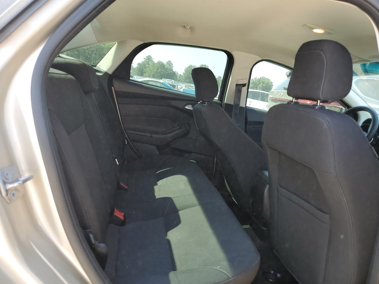 2018 Ford Focus VIN 1FADP3FE1JL319690 Copart auction photo, minor dent/scratches damage thumbnail 10