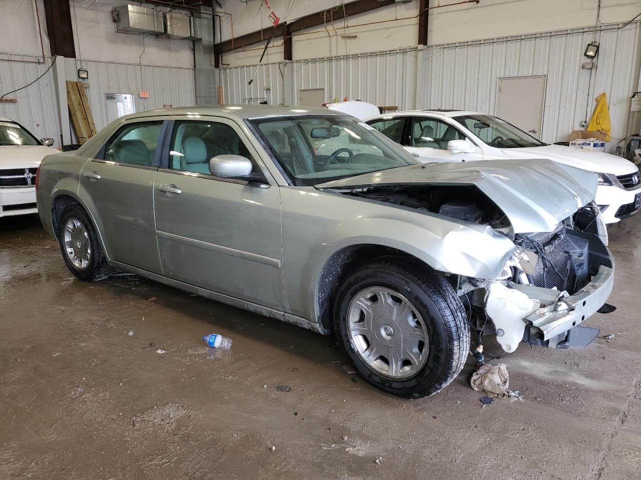 2006 Chrysler 300 VIN 2C3KA53GX6H399956 Copart auction photo, front end damage thumbnail 4