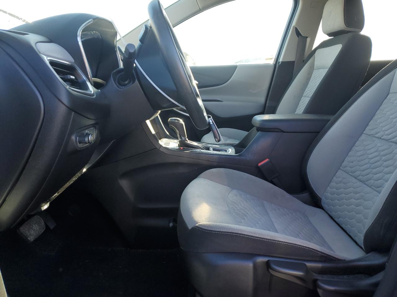 2018 Chevrolet Equinox VIN 2GNAXREV8J6275558 Copart auction photo, front end / minor dent/scratches damage thumbnail 7