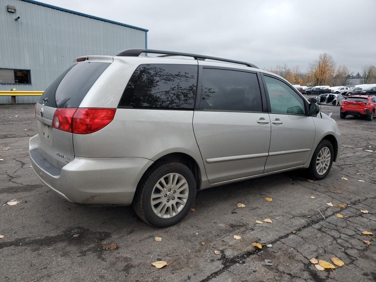 2007 Toyota Sienna VIN 5TDBK23C97S008741 Copart auction photo, burn damage thumbnail 3