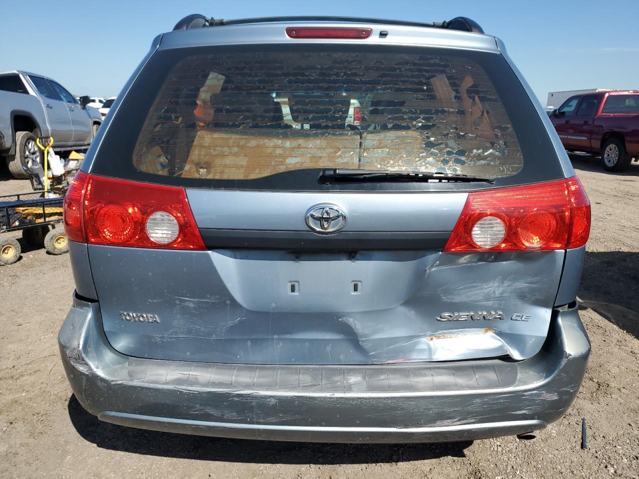 2010 Toyota Sienna VIN 5TDKK4CC4AS336409 Copart auction photo, rear end / minor dent/scratches damage thumbnail 6