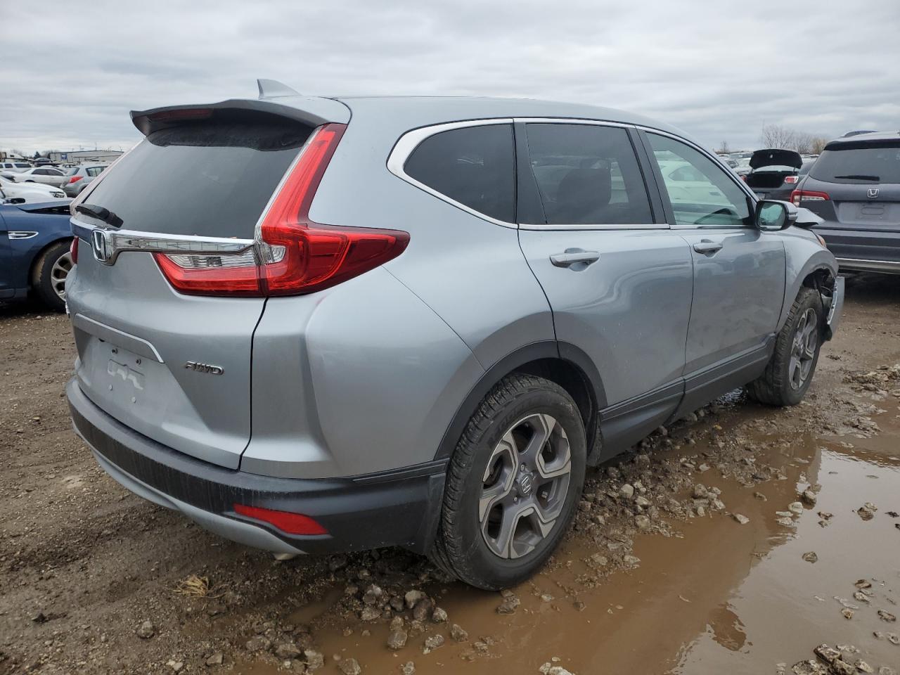 2018 Honda CR-V VIN 7FARW2H86JE086479 Copart auction photo, front end / minor dent/scratches damage thumbnail 3
