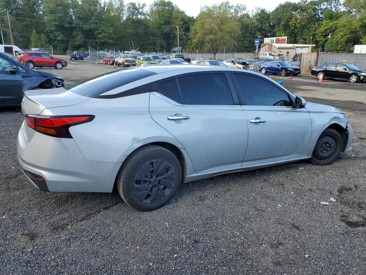 2020 Nissan Altima VIN 1N4BL4BV4LN310746 Copart auction photo, undercarriage / front end damage thumbnail 3