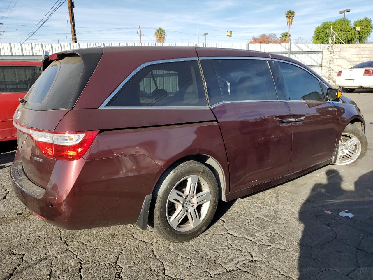 2013 Honda Odyssey VIN 5FNRL5H95DB048728 Copart auction photo, front end / undercarriage damage thumbnail 3