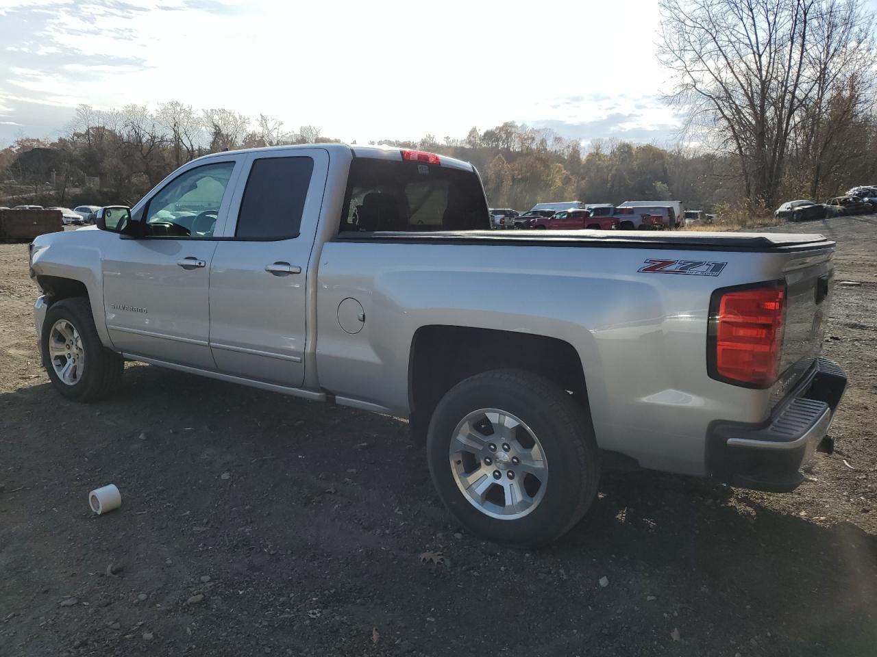 2017 Chevrolet Silverado VIN 1GCVKREC8HZ260662 Copart auction photo, front end / minor dent/scratches damage thumbnail 2