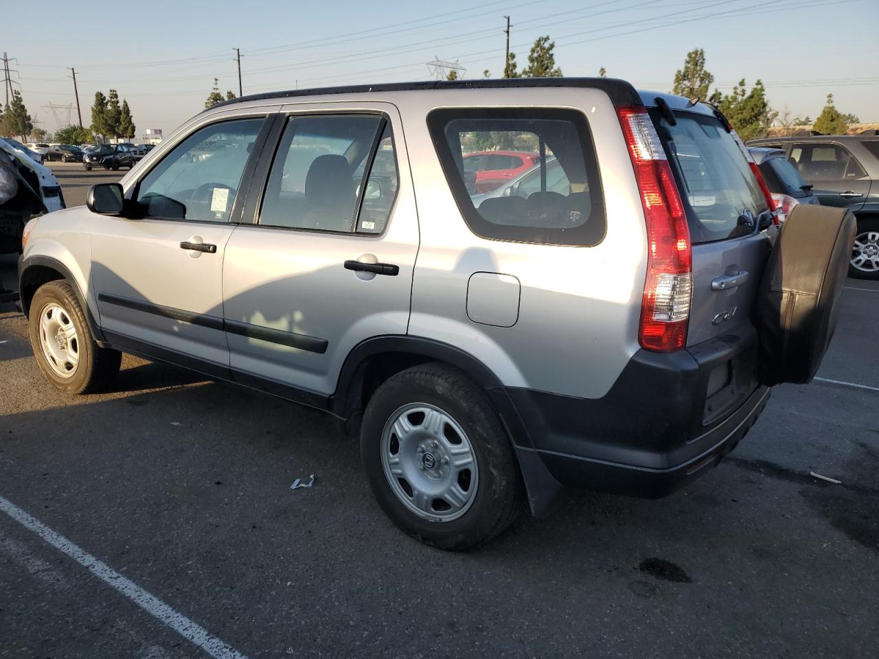 2005 Honda CR-V VIN JHLRD68555C007761 Copart auction photo, normal wear damage thumbnail 2